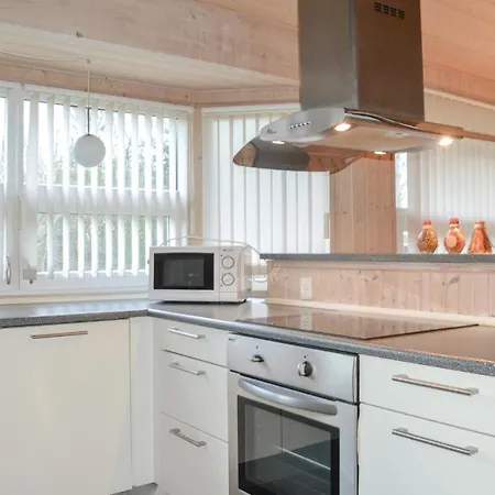 Three-bedroom Holiday In Albak * Ålbæk