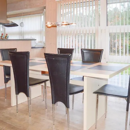 בית נופש Three-bedroom Holiday In Albak *
